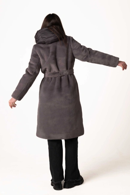 Шуба из экомеха тёмно-серого цвета с воротником-2