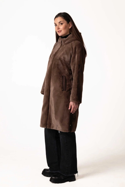 Коричневая прямая длинная шуба из экомеха-5
