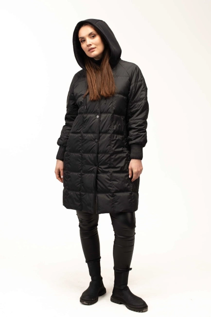 Демісезонна куртка чорна з капюшоном-10