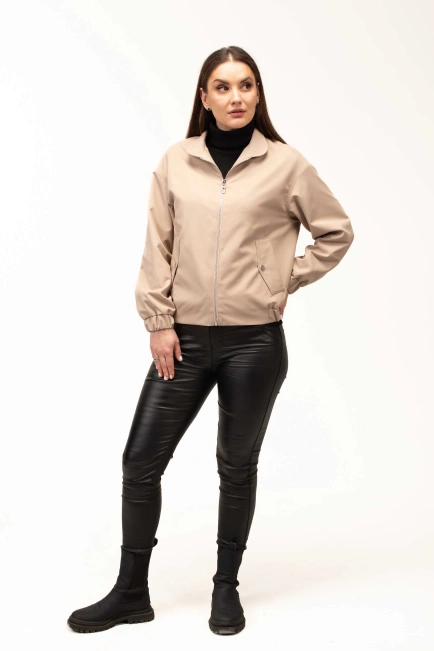 Жіноча легка куртка-бомбер бежева-10