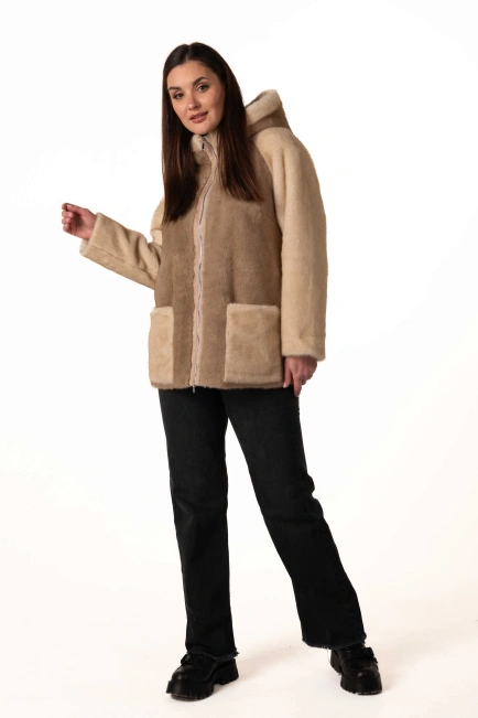 Шуба из экомеха в бежевых оттенках-3