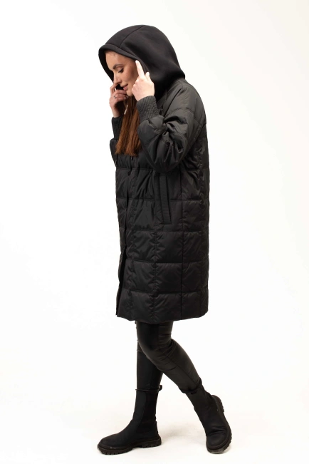 Демісезонна куртка чорна з капюшоном-8