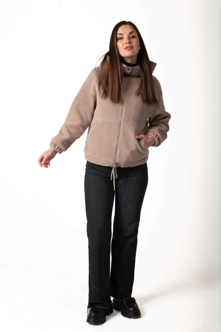 Женская шуба-бомбер из экомеха для зимы-3