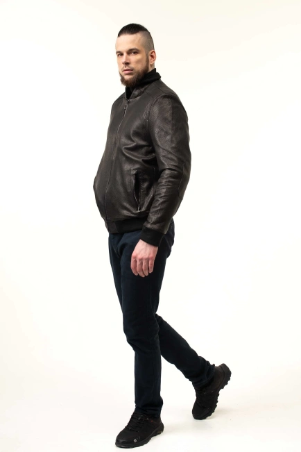 Чоловіча шкіряна куртка-бомбер чорна-5