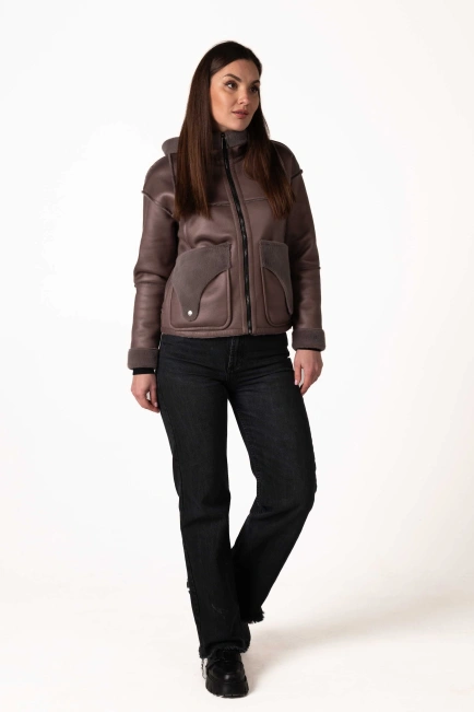 Женская эко-дублёнка лилово-коричневого цвета-10