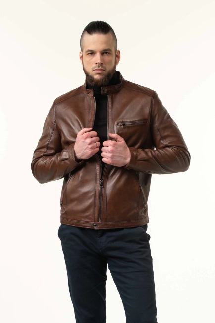 Мужская коричневая кожаная куртка с воротником-10