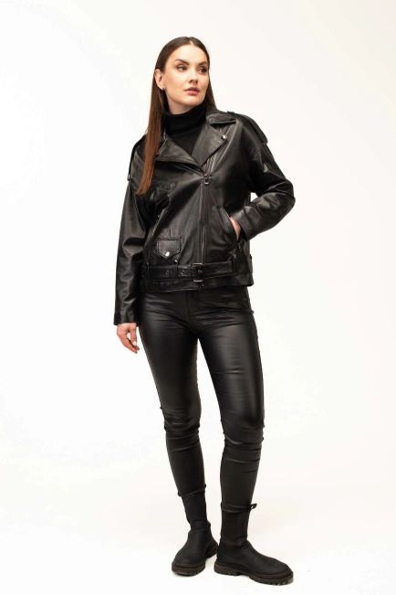 Удлинённая женская чёрная кожаная куртка-3