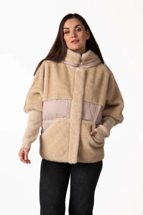 Жіночий біопуховик з екохутром беж