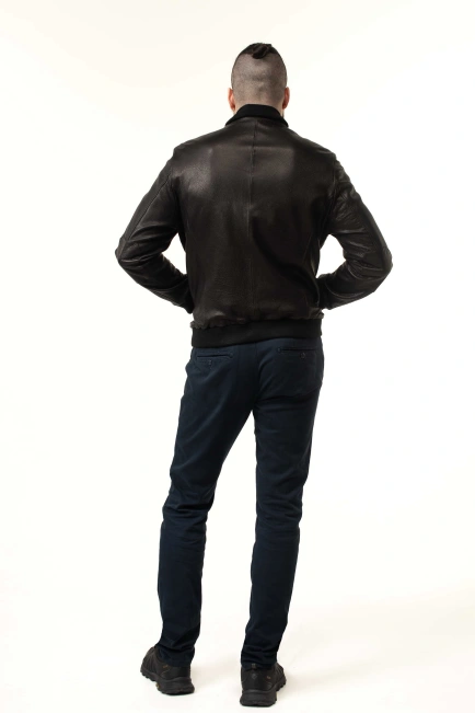 Чоловіча шкіряна куртка-бомбер чорна-2