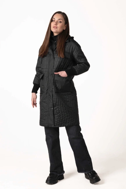 Жіноча демісезонна куртка на синтепоні чорна-10