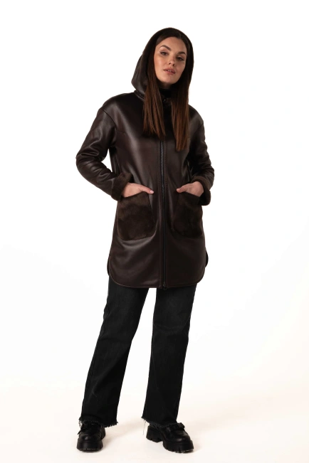 Женская эко-дублёнка коричневого цвета зимняя-6