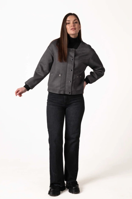 Женская лёгкая куртка из эко-замши графит-6