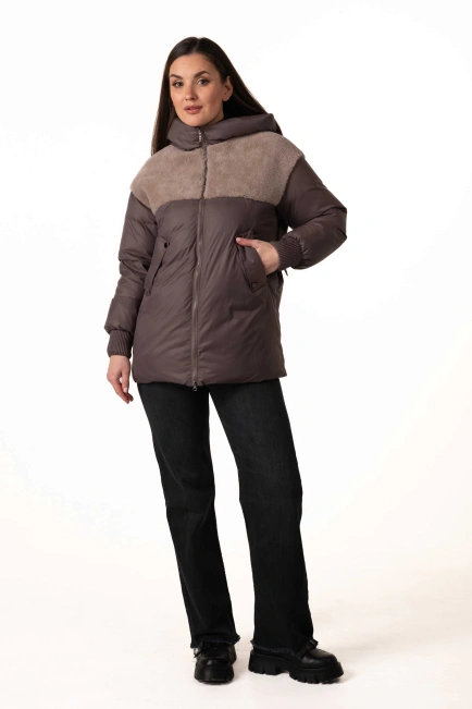Женский биопуховик с экомехом коричневого цвета-6