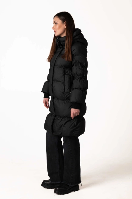 Чорний біопуховик з кулісками та капюшоном-5