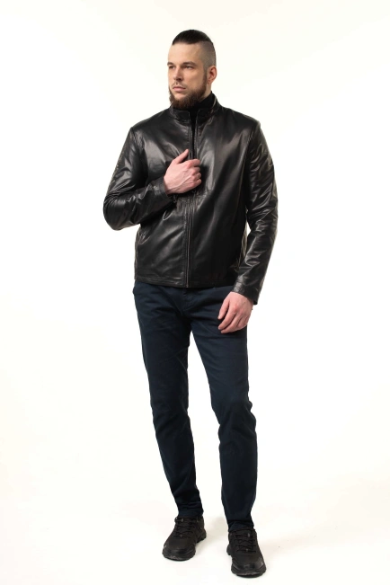 Чёрная кожаная куртка с молниями на манжетах-7