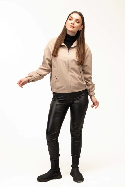 Жіноча легка куртка-бомбер бежева-6