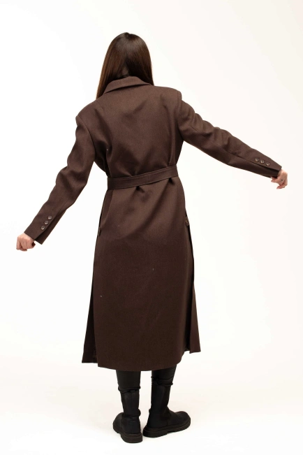 Жіноче пальто коричневого кольору з поясом-2